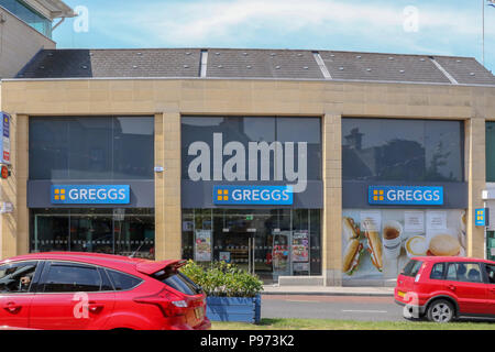 Greggs - il panificio britannico locali della catena in Portadown, nella contea di Armagh. Foto Stock