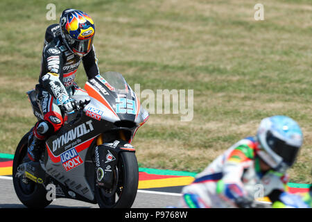 Hohenstein-ernstthal, Germania. Il 15 luglio 2018. Il tedesco Gran Premio di motociclismo, Moto2 al Sachsenring: Marcel Schroetter (Germania, Dynavolt intatto GP). Credito: Jan Woitas/dpa-Zentralbild/dpa/Alamy Live News Foto Stock