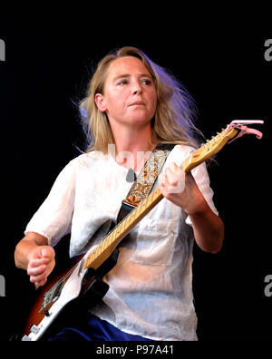 Oxfordshire, Regno Unito. Il 15 luglio 2018. Festival Cornbury Giorno 3 - Il 15 luglio 2018. Lissie esibirsi sul palco, grande Tew station wagon, Oxfordshire, UK Credit: Dawn Fletcher-Park/Alamy Live News Foto Stock