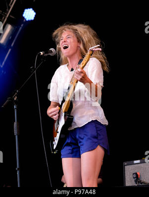 Oxfordshire, Regno Unito. Il 15 luglio 2018. Festival Cornbury Giorno 3 - Il 15 luglio 2018. Lissie esibirsi sul palco, grande Tew station wagon, Oxfordshire, UK Credit: Dawn Fletcher-Park/Alamy Live News Foto Stock