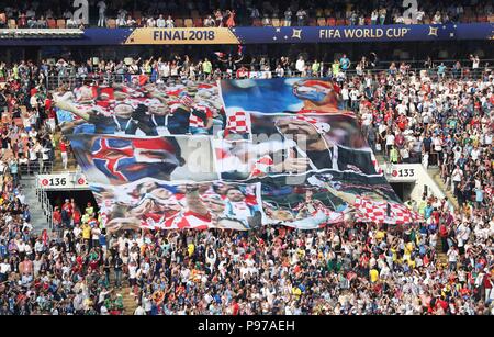 Mosca, Russia. Il 15 luglio 2018. Le ventole sono visto alla cerimonia di chiusura del 2018 FIFA World Cup a Mosca, Russia, luglio 15, 2018. Credito: Xu Zijian/Xinhua/Alamy Live News Foto Stock