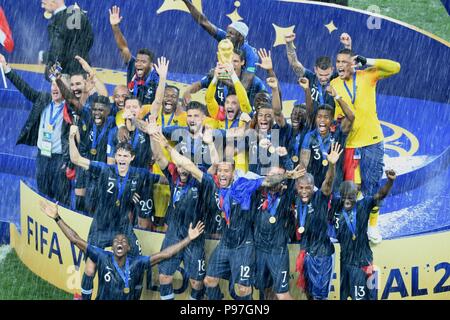 Mosca, Russia. Luglio 15th, 2018, France football team celebrat la loro vittoria della Coppa del mondo 2018 finale allo stadio Luzhniki di Mosca. Shoja Lak/Alamy Live News Foto Stock