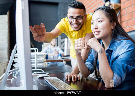 Multi-Ethnic giovane team Foto Stock