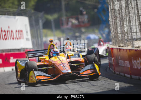 Toronto, Ontario, Canada. Il 15 luglio 2018. ZACH VEACH (26) del regno ha dichiarato battaglie per posizione durante la Honda Indy Toronto a strade di Toronto a Toronto, Ontario. Credito: Justin R. Noe Asp Inc/ASP/ZUMA filo/Alamy Live News Foto Stock