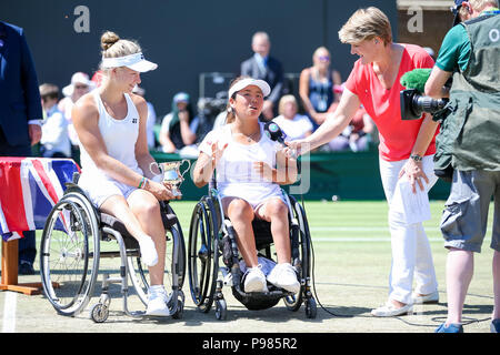 Londra, Regno Unito. Il 15 luglio 2018. Yui Kamiji (JPN) Tennis : Yui Kamiji del Giappone parla dopo la donna della sedia a rotelle raddoppia la partita finale del torneo di Wimbledon Lawn Tennis campionati a tutti England Lawn Tennis e Croquet Club di Londra, in Inghilterra . Credito: AFLO/Alamy Live News Foto Stock