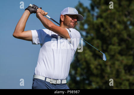 Stateline, Nevada, Stati Uniti d'America. Il 15 luglio 2018. Campo da tennis professionale, Mardy FISH, tee off presso la ventinovesima annuale del secolo americano campionato a Edgewood Tahoe Campo da golf al lago Tahoe, Stateline, Nevada, Domenica, 15 luglio 2018. Credito: Tracy Barbutes/ZUMA filo/Alamy Live News Foto Stock