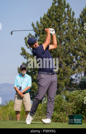 Stateline, Nevada, Stati Uniti d'America. Il 15 luglio 2018. Ex Dallas Cowboys quarterback Tony Romo, tee off presso la ventinovesima annuale del secolo americano campionato a Edgewood Tahoe Campo da golf al lago Tahoe, Stateline, Nevada, Domenica, 15 luglio 2018. Credito: Tracy Barbutes/ZUMA filo/Alamy Live News Foto Stock