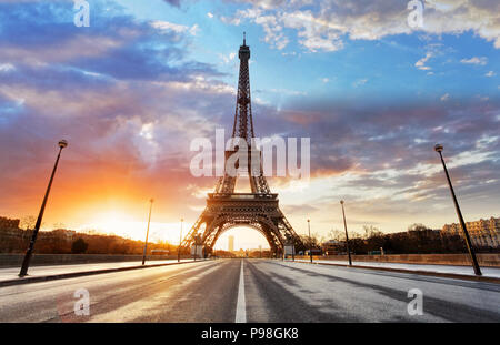 Sunrise a Parigi, con la Torre Eiffel Foto Stock