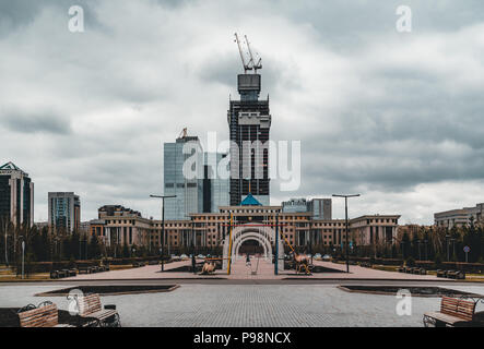 Elevata la vista panoramica della cittã oltre ad Astana in Kazakistan Foto Stock