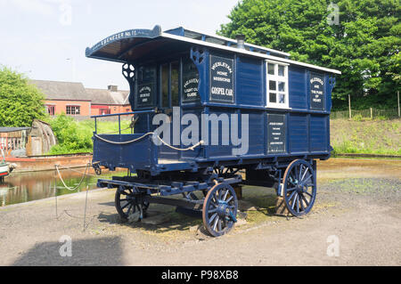 Il vecchio cavallo di carro tirato per Wesleyan home missioni Vangelo auto. Black Country Living Museum, Dudley Regno Unito Foto Stock