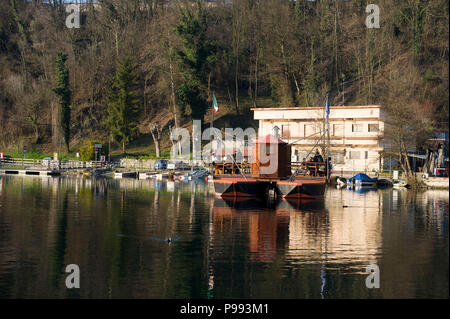 L'Italia,Lombardia,l'Leonardo traghetto sul fiume Adda,Imbersago,Parco Curone Foto Stock