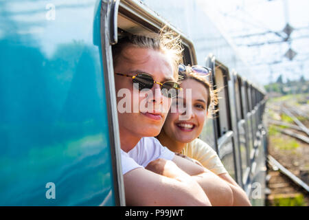 I giovani europei touriust giovane tirando in Zagreb, Croazia Foto Stock