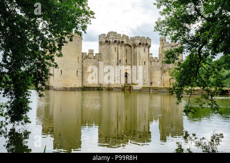 Lo storico Castello Bodiam a West Sussex, Regno Unito Foto Stock