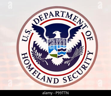 Prescott, Arizona, Stati Uniti d'America - 30 Giugno 2018: emblema dell'US Department of Homeland Security sulla porta del conducente della Pattuglia di Confine di un SUV nel centro cittadino di Pre Foto Stock