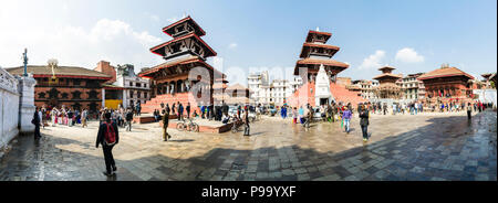 Vista panoramica di Piazza Durbar di Kathmandu, Piazza Durbar di Basantapur prima del terremoto del 2015, Patrimonio dell'Umanità dell'UNESCO, Kathmandu, Nepal Foto Stock