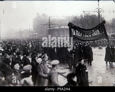 Cerimonia funebre della Rivoluzione di febbraio le vittime in Petrograd. Marzo 1917. Museo: Stato russo, film e foto di archivio, Krasnogorsk. Foto Stock