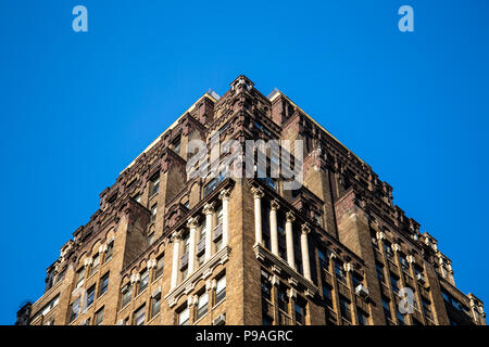 La città di New York / STATI UNITI D'America - 13 LUG 2018: Settima avenue street view in ora di punta nel centro di Manhattan Foto Stock