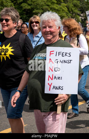 Autore Val McDermid a Edimburgo per protestare contro la visita di Donald Trump PER IL REGNO UNITO, 14 luglio 2018. Foto Stock