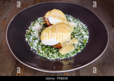 Uova Sardou prima colazione Foto Stock