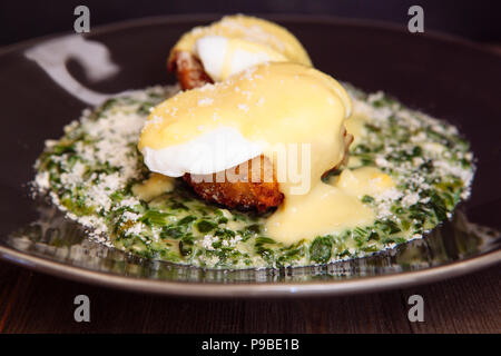 Uova Sardou prima colazione Foto Stock