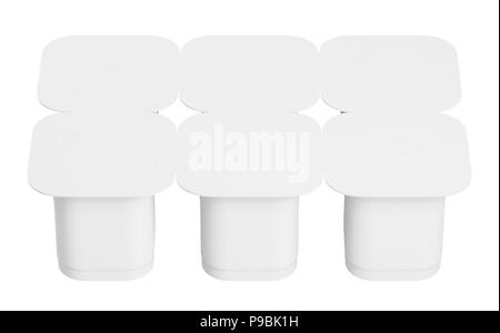 Blank pack di 6 confezione di yogurt. Mockup dessert contenitore in plastica isolato su sfondo bianco con percorso di clipping. 3D render Foto Stock