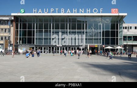 Hauptbahnhof, la stazione centrale di Colonia - HBF Köln Foto Stock