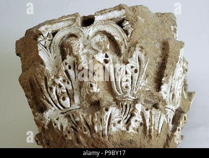 Capitello corinzio. In tarda età repubblicana. Teatro romano. Originale rimane di stucco bianco. Tarragona, Spagna. Museo Archeologico Nazionale. Tarragona. La Catalogna, Spagna. Foto Stock