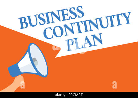 La scrittura della nota mostra la continuità del Business Plan. Business photo vetrina per la creazione di sistemi prevenzione affrontare le minacce potenziali megafono altoparlante spee Foto Stock