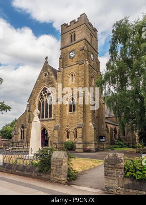 St Oswalds chiesa sulla strada principale Fulford York Yorkshire Inghilterra Foto Stock