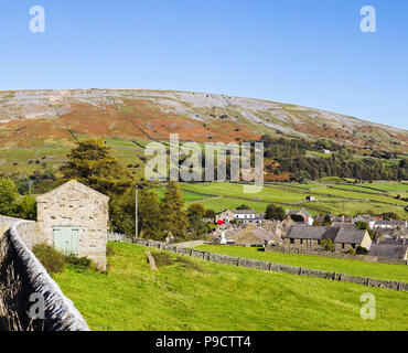 Yorkshire Dales, Inghilterra, Regno Unito. Vista del villaggio di Thwaite a Swaledale, Yorkshire, Inghilterra. Foto Stock