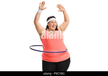 Donna sovrappeso esercizio con un-hula hoop isolati su sfondo bianco Foto Stock
