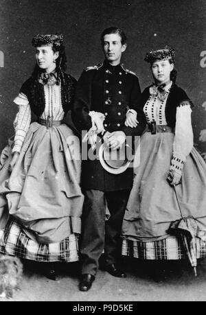 Ritratto della Granduchessa Alexandra Iosifovna di Sax-Altenburg (1830-1911) con il figlio Nicola e la figlia Olga. Museo: Stato russo, film e foto di archivio, Krasnogorsk. Foto Stock