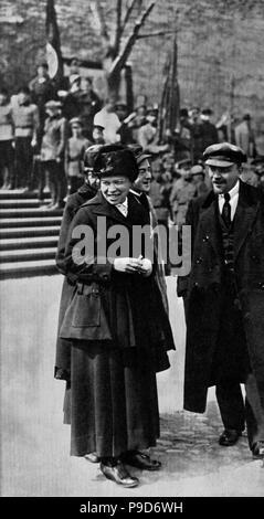 Vladimir Lenin, Nadezhda Krupskaya e Maria Ulyanova sul Vsevobuch parata del 25 maggio 1919. Museo: Membro del Museo di Storia di Mosca. Foto Stock