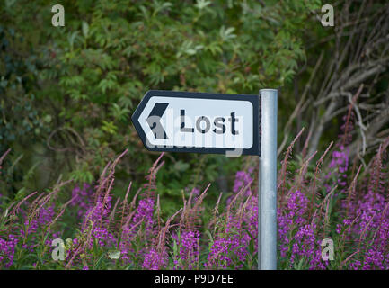 Il piccolo centro rurale borgo agricolo di perso nelle zone rurali Aberdeenshire fuori la A944 strada in Grampian Regione Scozia. Regno Unito. Foto Stock