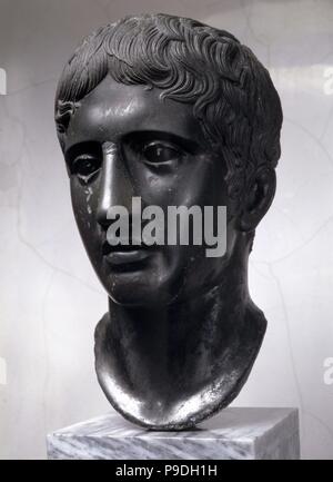 Testa di Doryphorus (copia romana dopo l'originale da Polyclitus). Museo: Membro Hermitage di San Pietroburgo. Foto Stock