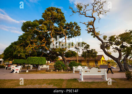 Paesaggio urbano di Panama in un bellissimo pomeriggio nel parco di Penonome, provincia di Cocle, Repubblica di Panama. Foto Stock