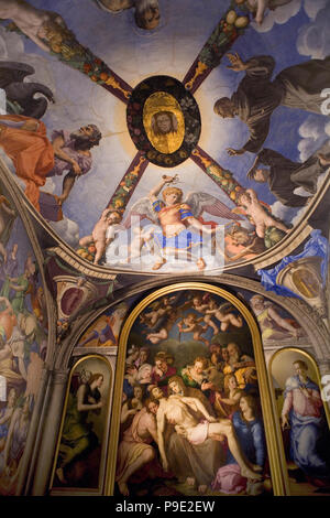 Soffitto affrescato e Bronzino la pala d altare del lamento, Cappella di Eleonora di Toledo, Palazzo Vecchio, Firenze, Toscana, Italia Foto Stock