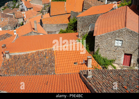 13.06.2018, Monsanto, Portogallo, Europa - una vista in elevato il portoghese del villaggio di montagna di Monsanto. Foto Stock