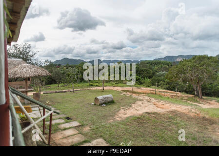 Vista della bella mogotes e la Valle di Viñales. Foto Stock