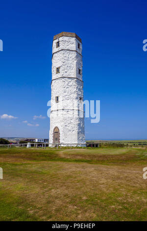 Chalk faro e il clima estivo a Flamborough Head, facile Yorkshire Foto Stock