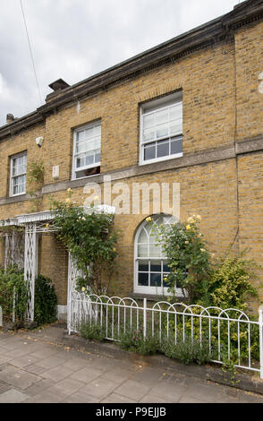 La casa di peer conservatore David prima di Cardigan Street, Londra del sud dove ex Olympic showjumper Lizzie Purbrick utilizzato sangue di suino a daub messaggi indecenti interno dopo aver scoperto che egli aveva ingannato su di lei. Foto Stock