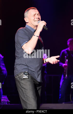 Duncan Campbell, cantante di UB40 effettuando al Cornbury Music Festival, grande Tew, Oxfordshire, Regno Unito. Luglio 13, 2018 Foto Stock