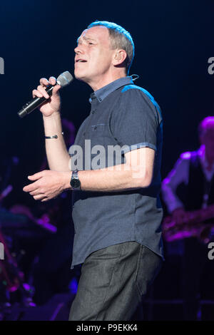 Duncan Campbell, cantante di UB40 effettuando al Cornbury Music Festival, grande Tew, Oxfordshire, Regno Unito. Luglio 13, 2018 Foto Stock