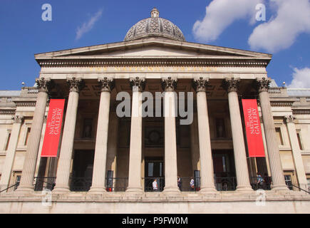 La facciata della National Portrait Gallery di Londra