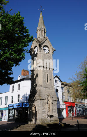 Clock Tower, Aylesbury, Buckinghamshire. La Torre dell Orologio al centro di Mugnano di Napoli di piazza del mercato è stata costruita nel 1876, Foto Stock