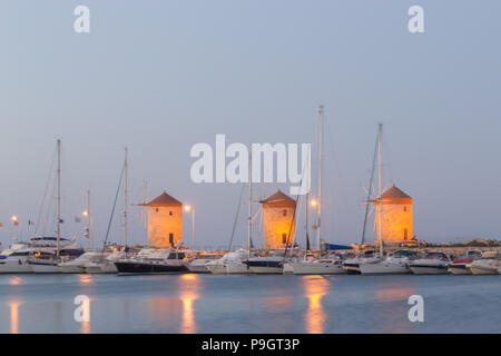 Mulini a vento di Rodi - Wiatraki Rhodes, greco Foto Stock