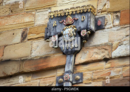 Ornati antichi delle tubazioni in piombo Drainpipe su edificio storico Foto Stock