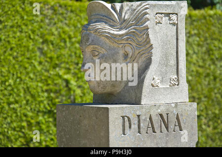 Busto di pietra di Diana, dea romana di guarigione della donna e del parto, adorato il grande tempio di Nemi, soth di Roma. Foto Stock