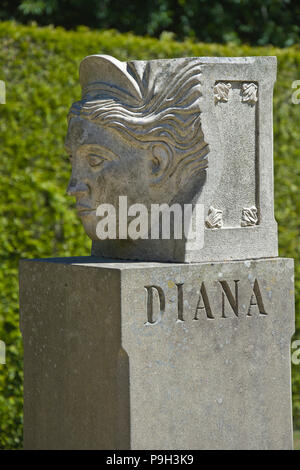 Busto di pietra di Diana, dea romana di guarigione della donna e del parto, adorato il grande tempio di Nemi, soth di Roma. Foto Stock