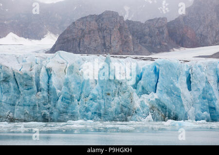 Quattordicesima di luglio ghiacciaio, Svalbard Foto Stock